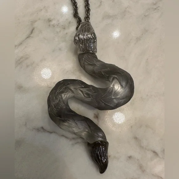 Collectors! Alexis Bittar 5 piece serpent lucite set gray w/green crystals FAB! - Picture 11 of 16